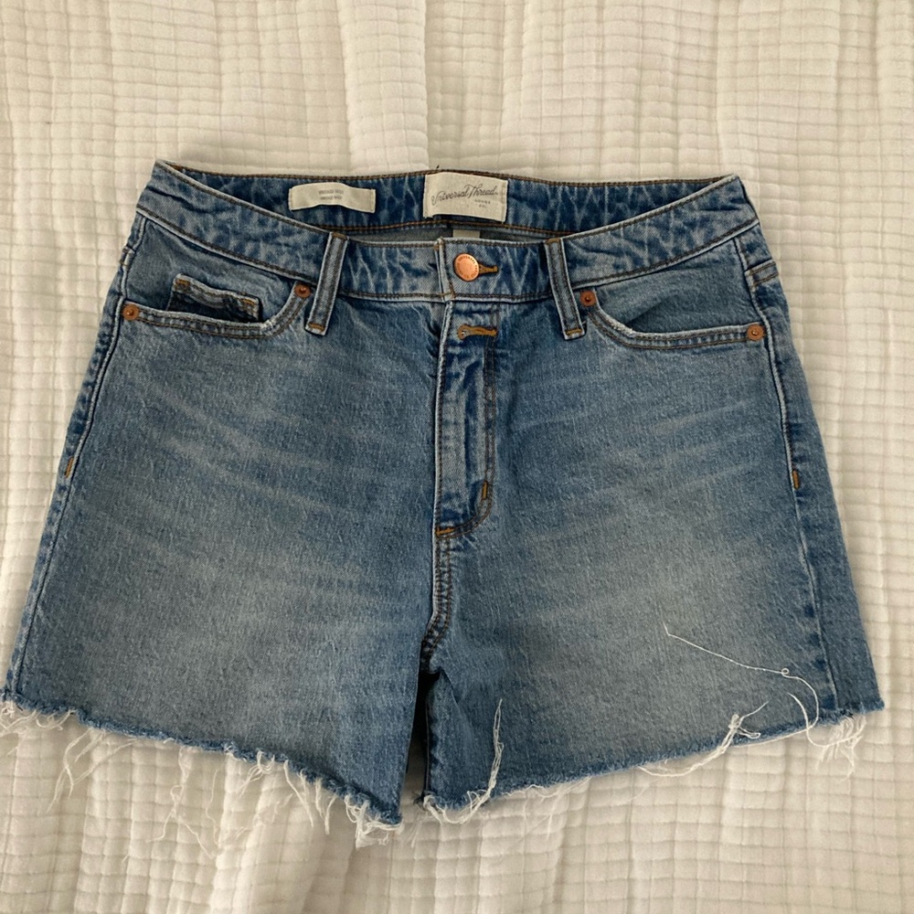 Universal Thread Medium Wash Denim Jeans